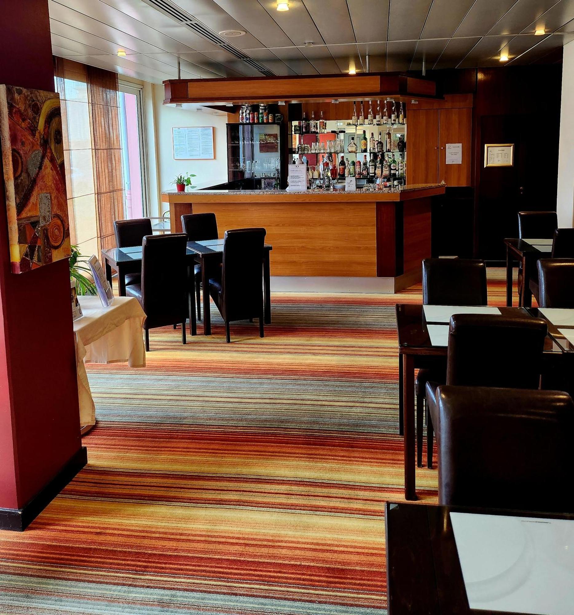 The Originals City, Hotel Le Forum, Strasbourg Nord Шильтигхейм Экстерьер фото