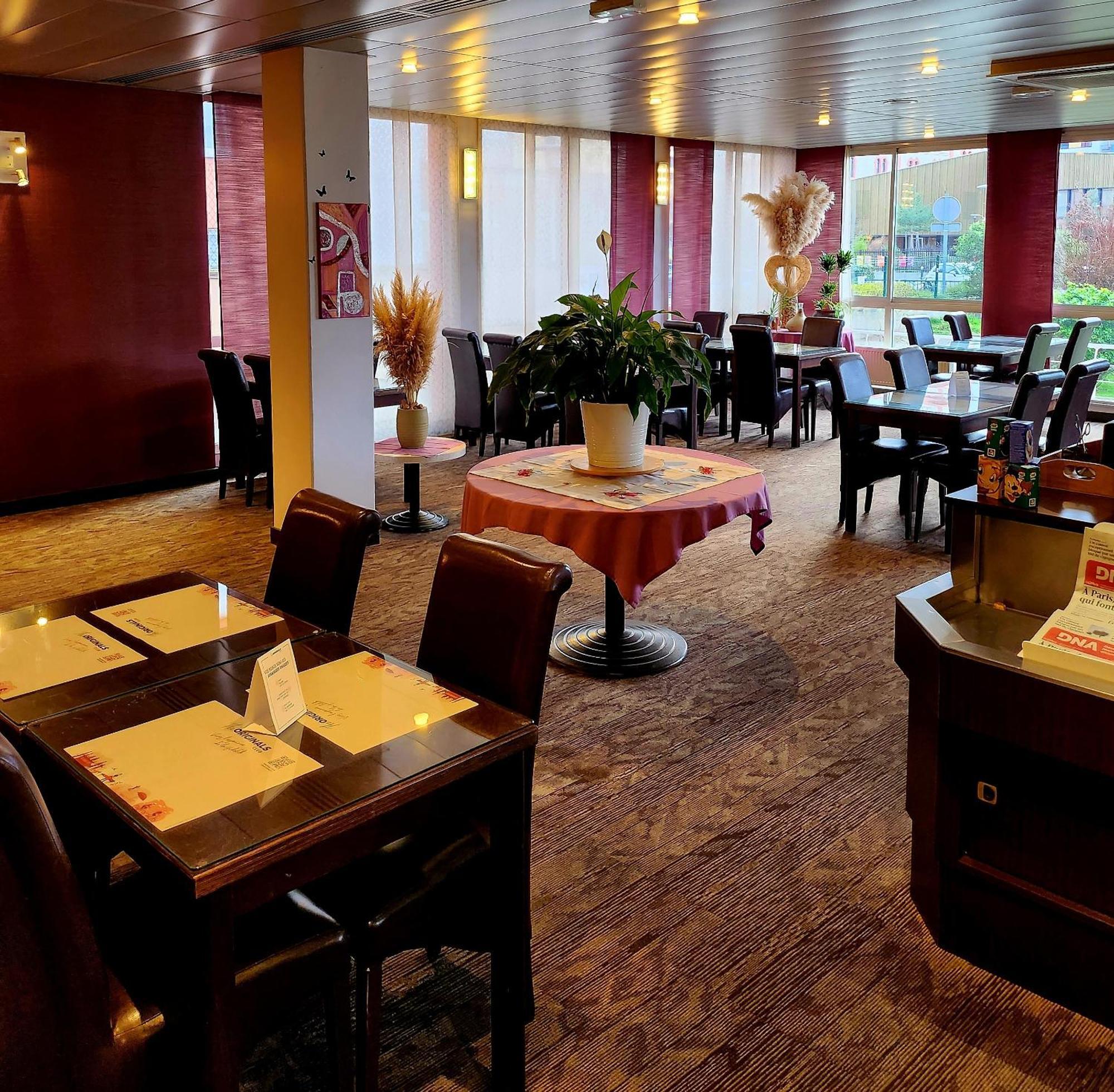 The Originals City, Hotel Le Forum, Strasbourg Nord Шильтигхейм Экстерьер фото