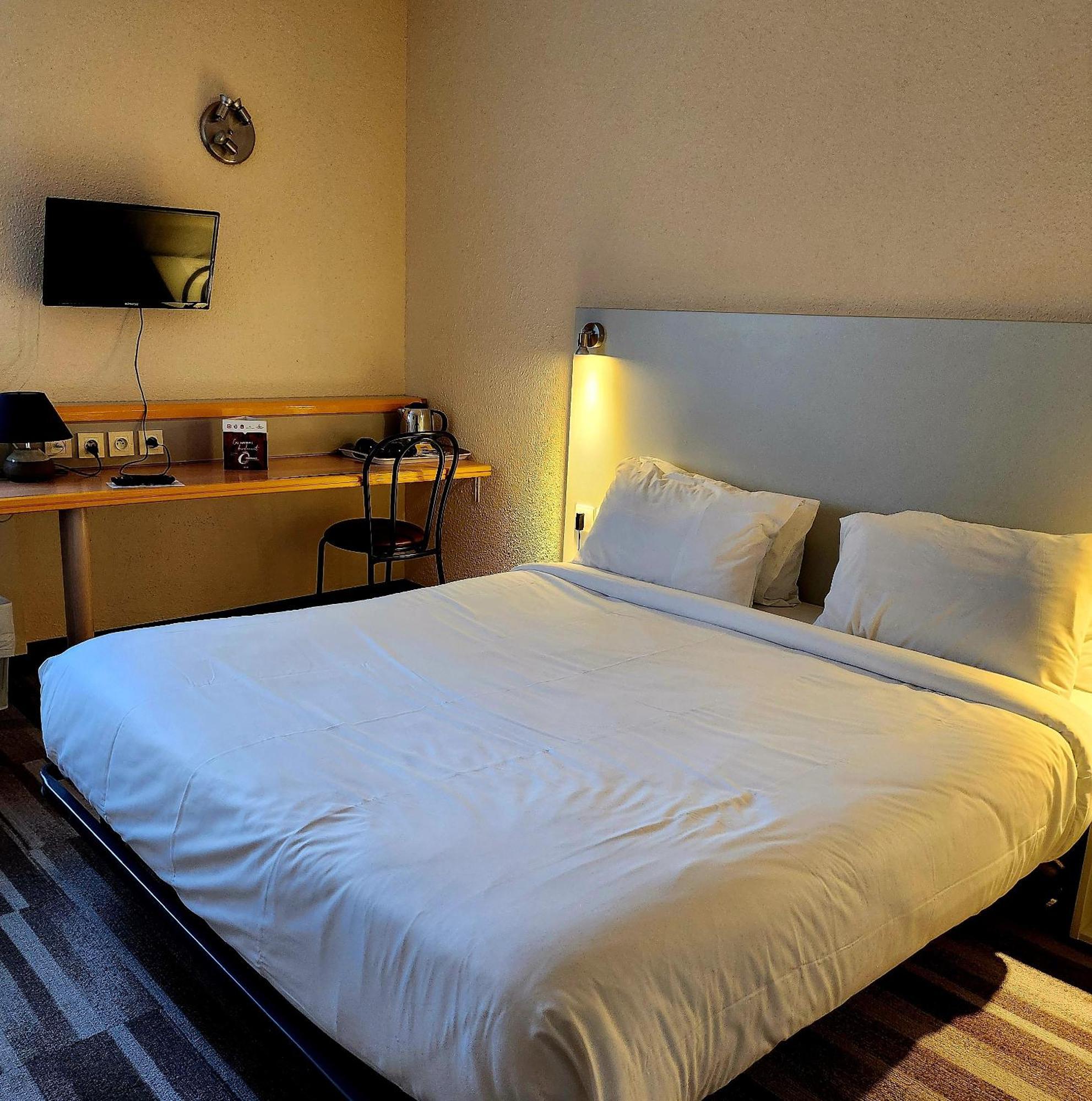 The Originals City, Hotel Le Forum, Strasbourg Nord Шильтигхейм Экстерьер фото