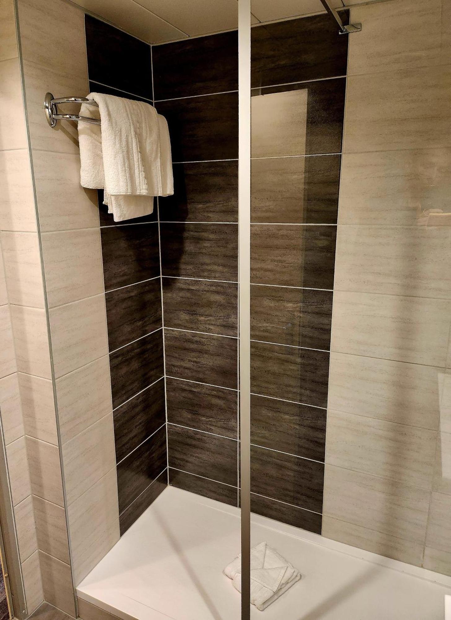 The Originals City, Hotel Le Forum, Strasbourg Nord Шильтигхейм Экстерьер фото