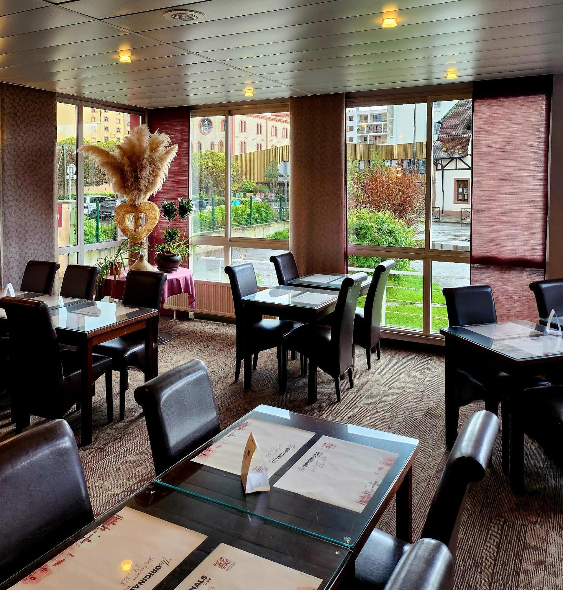The Originals City, Hotel Le Forum, Strasbourg Nord Шильтигхейм Экстерьер фото