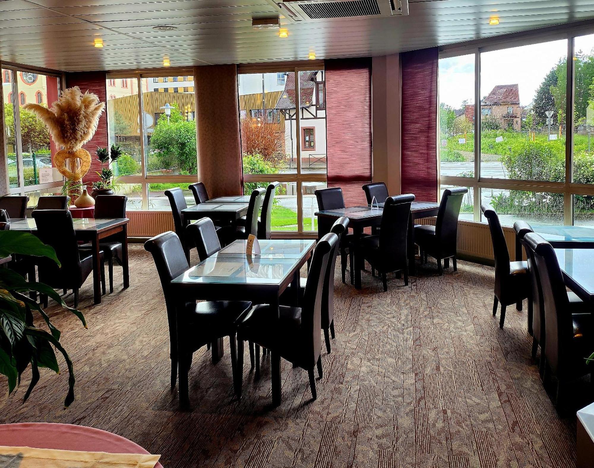 The Originals City, Hotel Le Forum, Strasbourg Nord Шильтигхейм Экстерьер фото