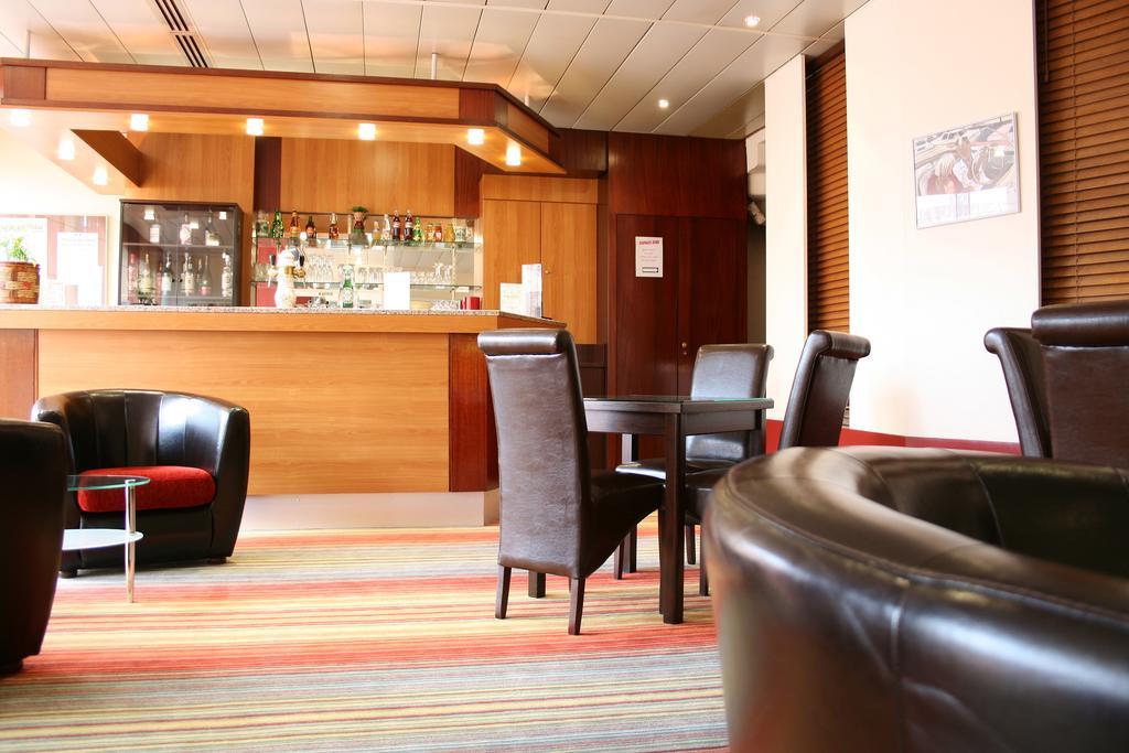 The Originals City, Hotel Le Forum, Strasbourg Nord Шильтигхейм Экстерьер фото